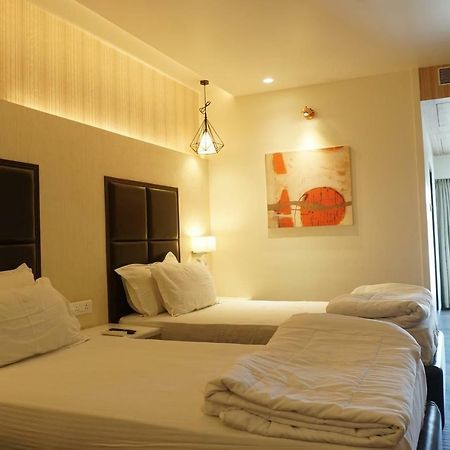 Palette Four Seasons Recreation Resort Jalgaon Buitenkant foto