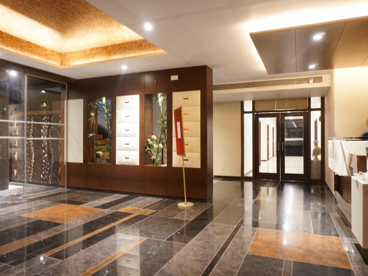 Palette Four Seasons Recreation Resort Jalgaon Buitenkant foto